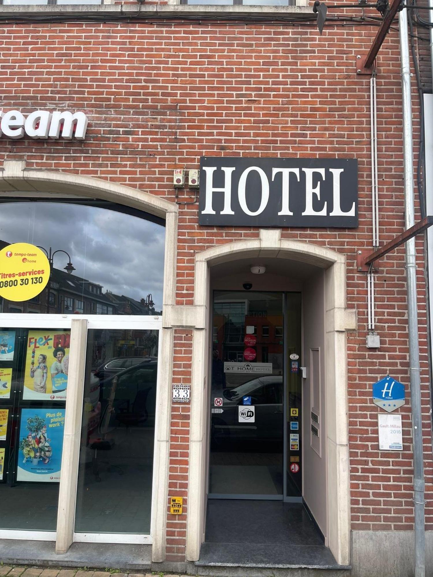At-Pacific-Hotel Wavre Esterno foto