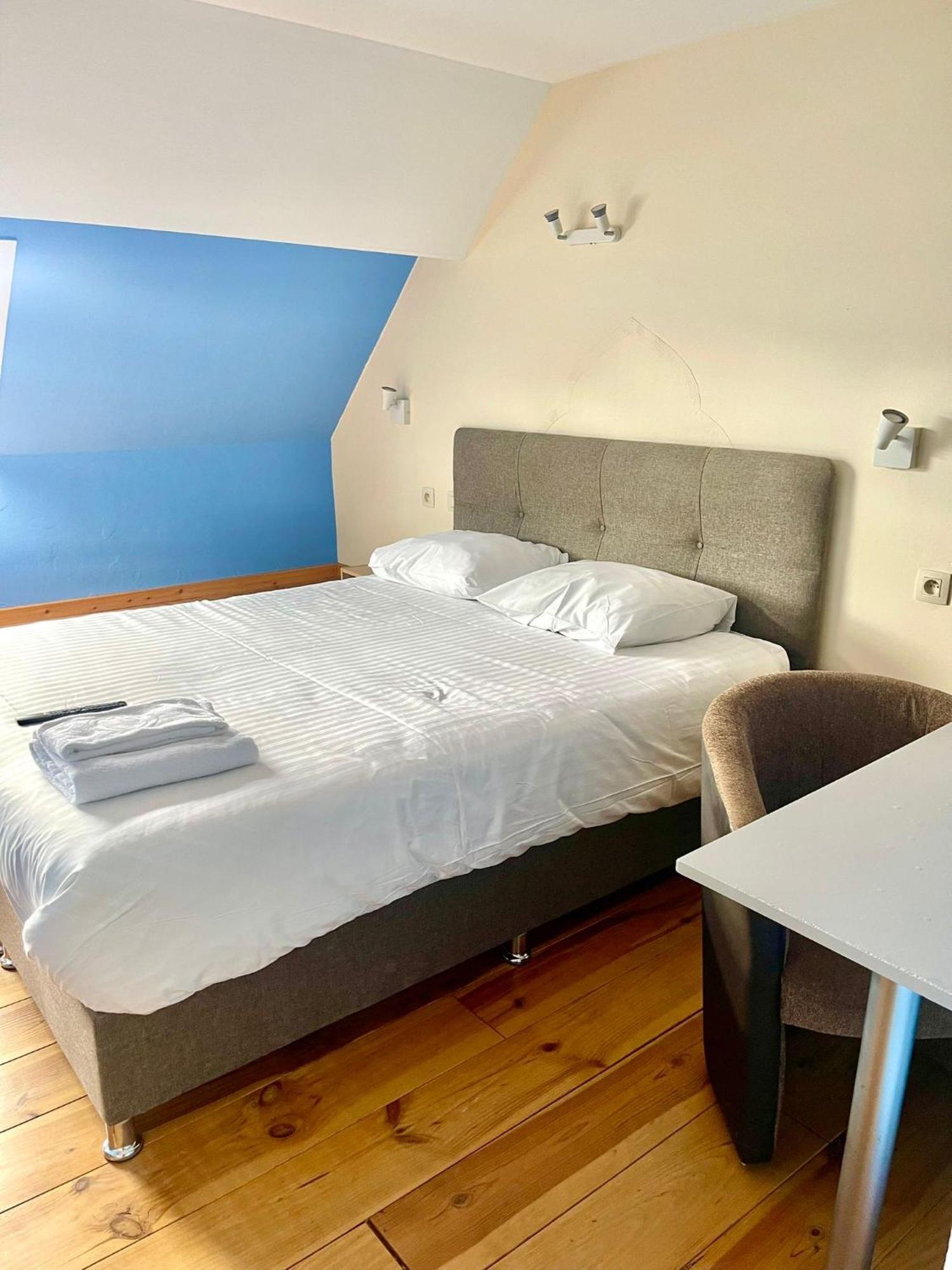 At-Pacific-Hotel Wavre Esterno foto