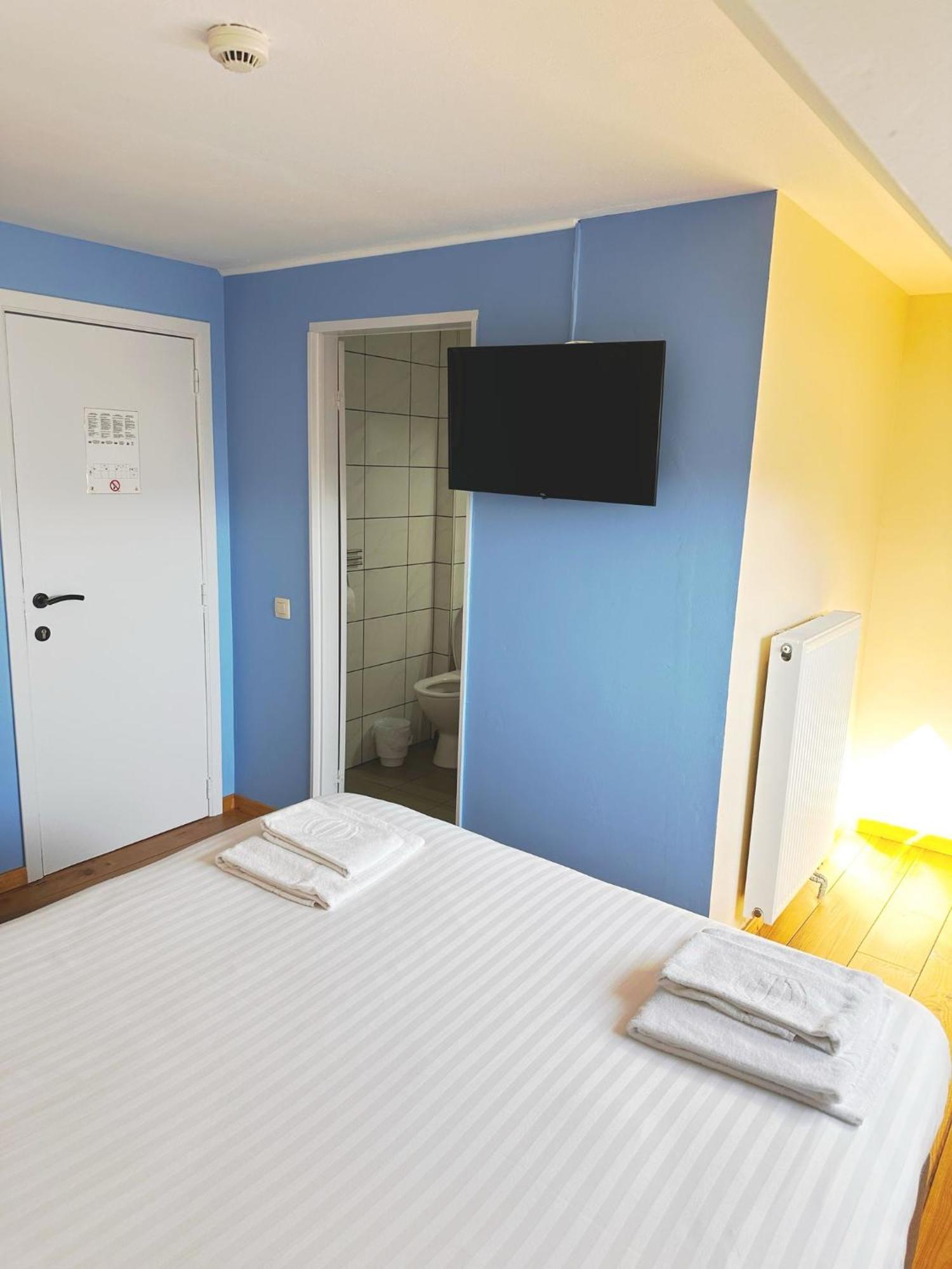 At-Pacific-Hotel Wavre Esterno foto