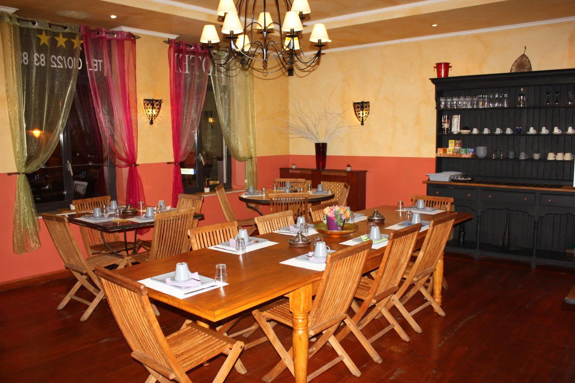 At-Pacific-Hotel Wavre Esterno foto
