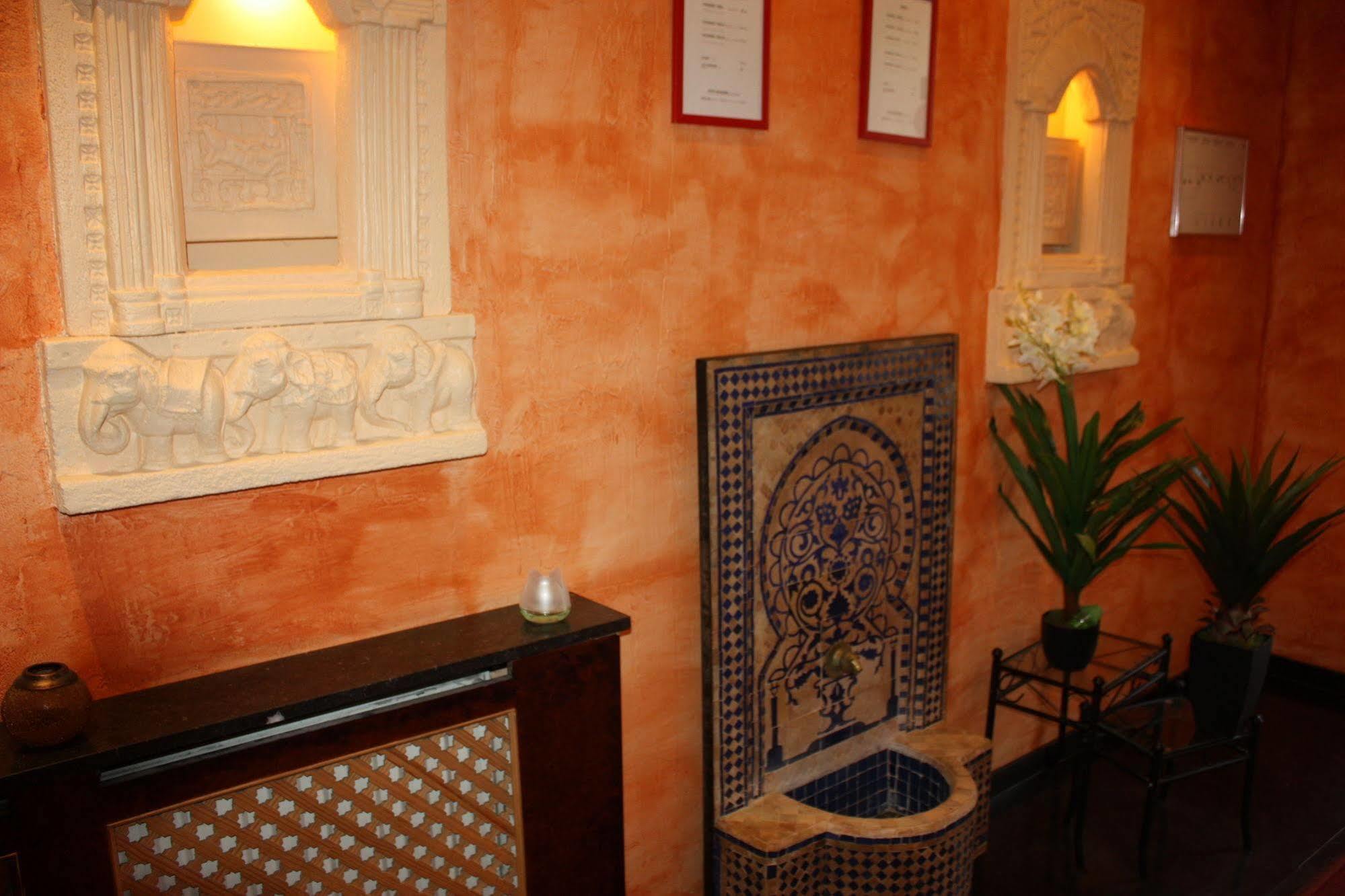 At-Pacific-Hotel Wavre Esterno foto