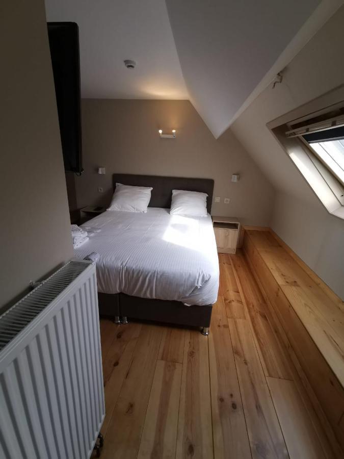 At-Pacific-Hotel Wavre Esterno foto